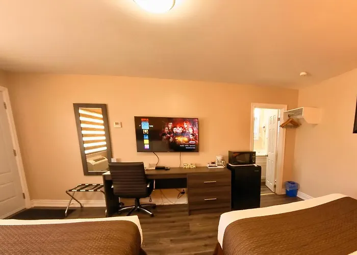 Maple Leaf Inn & Suites