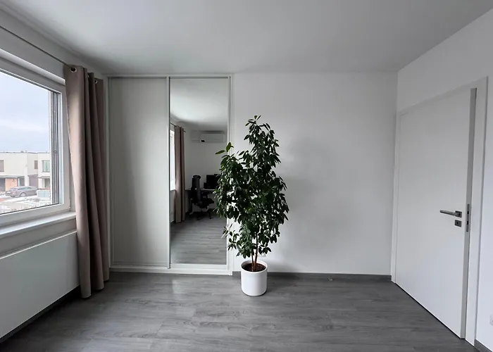 Villa With Terrace & Private Garden 30 Min To Prague Center