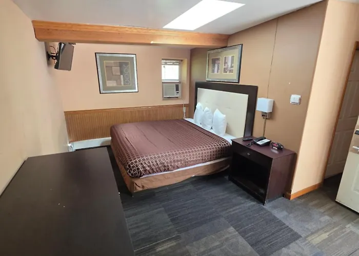 Greenway Motel