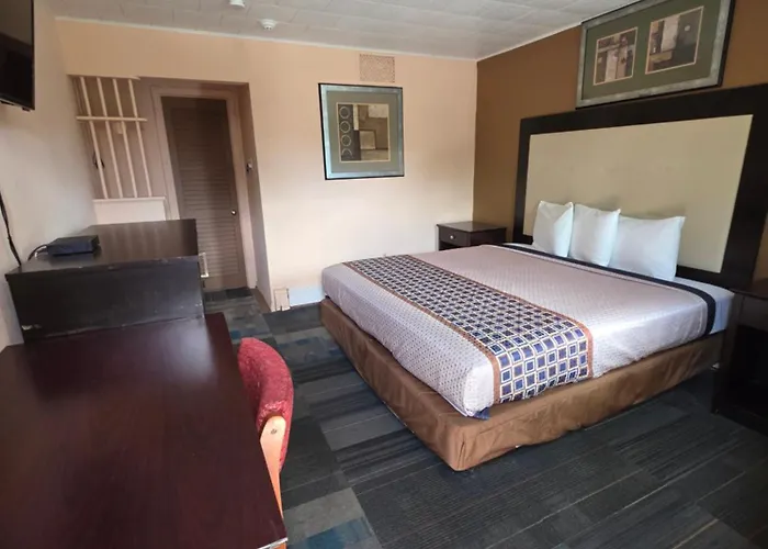 Greenway Motel