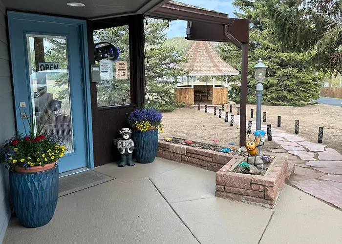 Columbine Inn (Adults Only)
