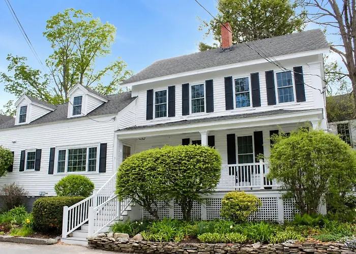 New One Bedroom Apartment Near Lake Winnipesaukee
