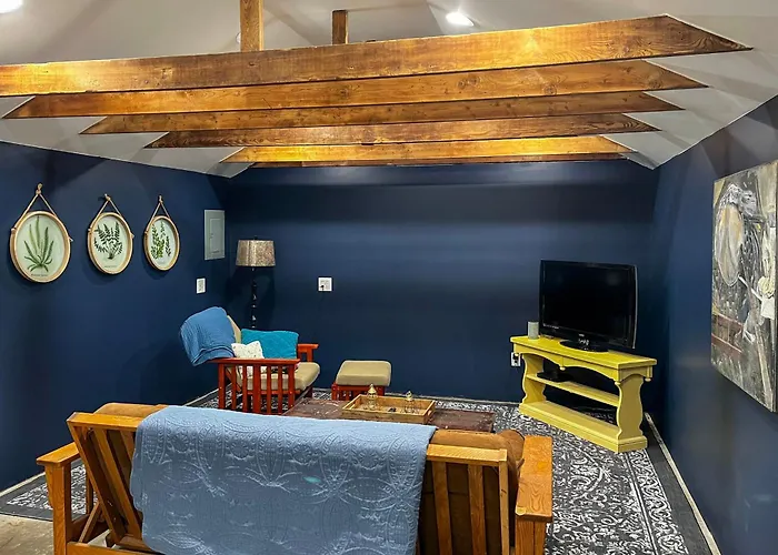 Game Room, Fire Pit! Family Home By Lake Michigan