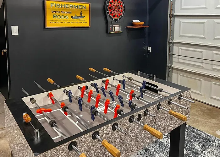 Game Room, Fire Pit! Family Home By Lake Michigan