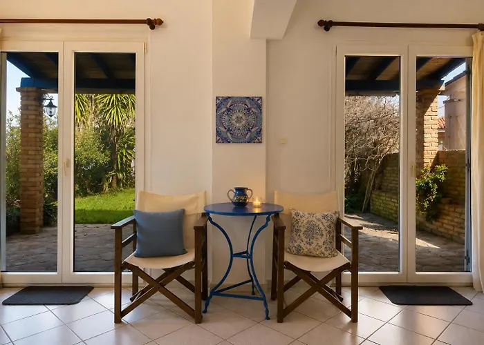 Seafront Cozy Villa - Corfu Homely Getaway