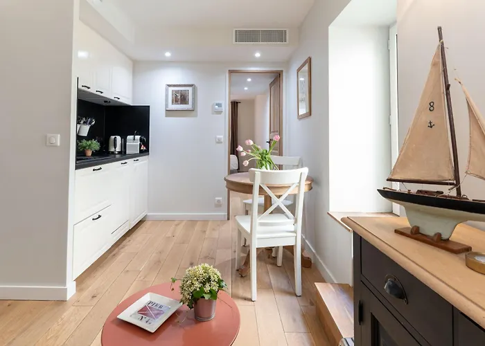 Les Petits Volets Appartements A 100M De La Mer