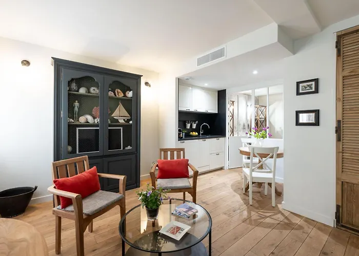 Les Petits Volets Appartements A 100M De La Mer
