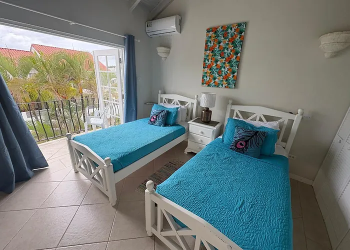 Nanpa, Luxury Family Three Bed Villa, St James West Coast, Private Pool