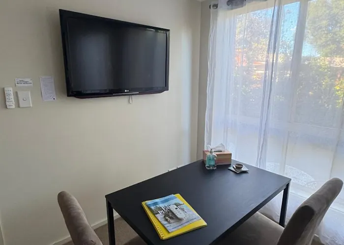 Private Room With Ensuite And Parking Close To Wollongong Cbd