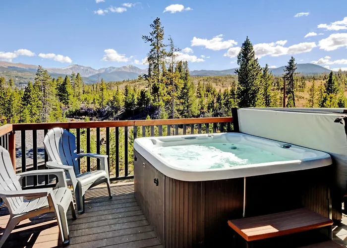 Luxury Condo G-301: Hot Tub Retreat with Scenic Views
