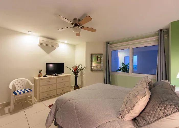 Breathtaking Villa Magna Beachfront Condo 3 Bedrooms Sleeps 6