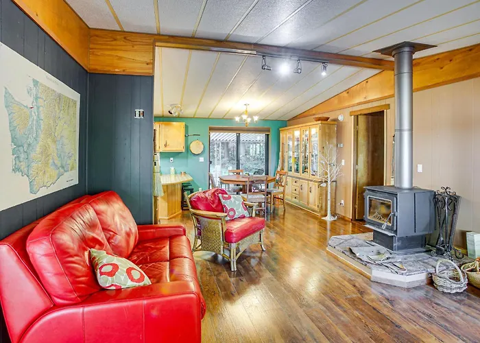Secluded Port Townsend Retreat: Pets Welcome!