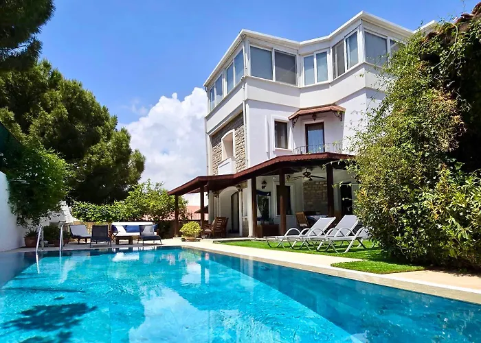 Bodrum Merkezde Muestakil Havuzlu Villa