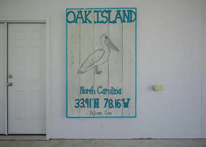 Pelican Cove By Oak Island Accommodations