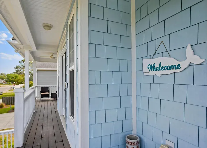 Pelican Cove By Oak Island Accommodations