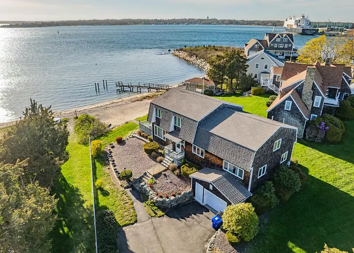 Cape Cod Waterfront With Stunning Views
