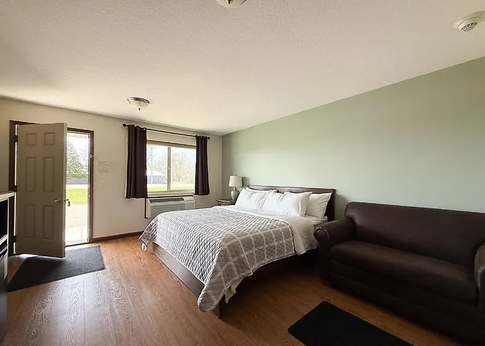 The Trail Inn - Eden Valley, Mn - 315 Meeker Ave E