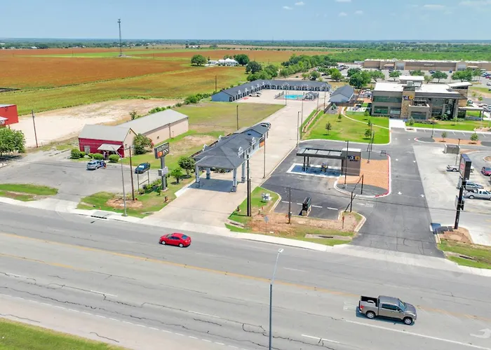 Executive Inn Hondo