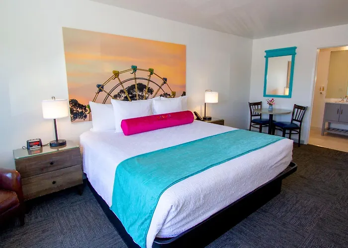 Carousel Beach Inn