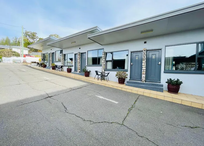 White Manor Motel