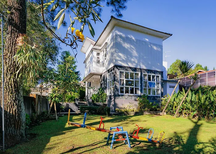 The Lavana Signature Villa Herrera Puncak