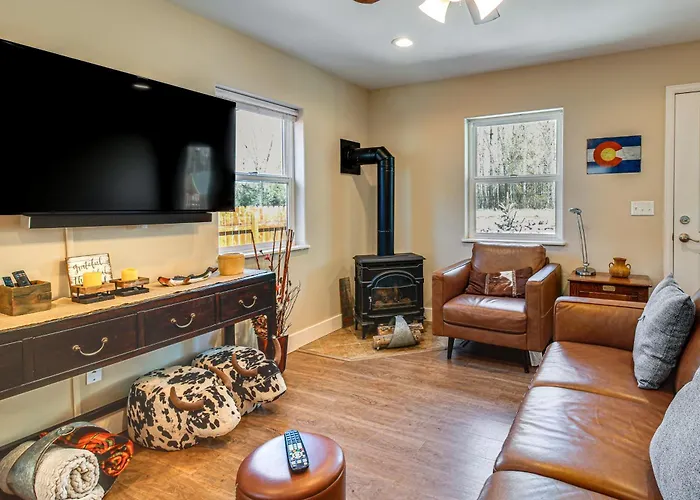 30 Mi To Crested Butte: Dog-Friendly Home By River