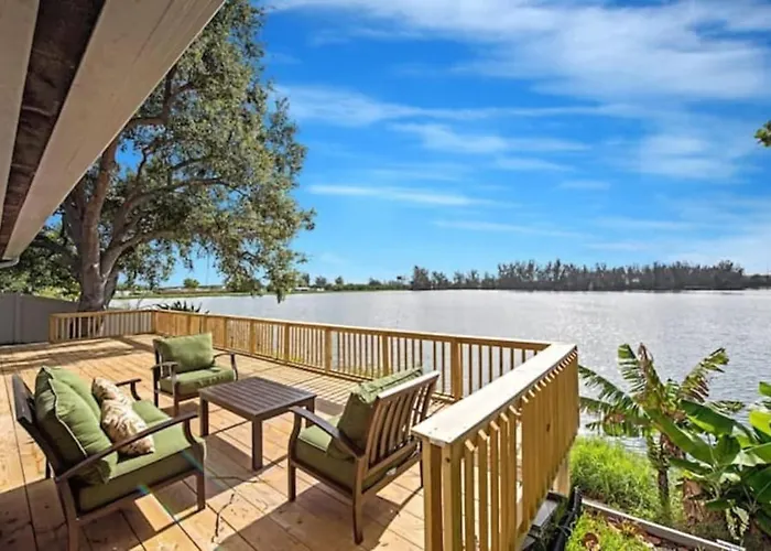 Lake House Unit 1 By Dream Vacation