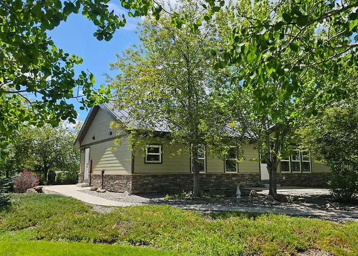 Mountain View Home On 2 Acres