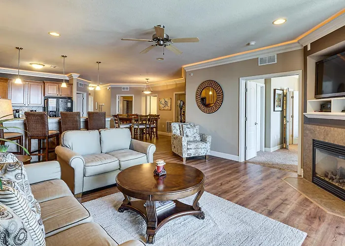 Lakefront Patio, Pool Access! Lands End Condo