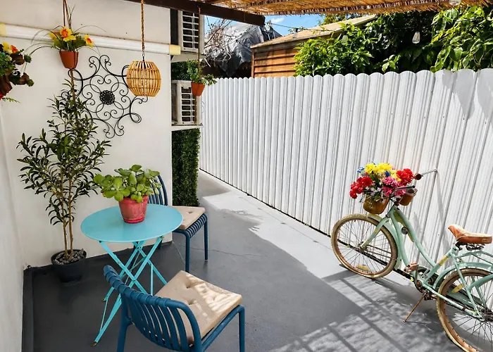 Little Havana Apartment With Patio Free Parking Near Airport