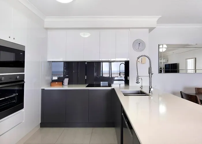 Stunning 2 Bedroom Ocean View Apartment