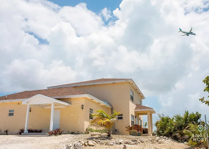 Charming Guest House Near Chalk Sound And The Beach