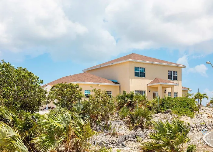 Charming Guest House Near Chalk Sound And The Beach