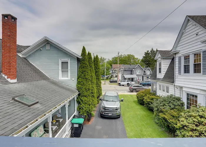 Pet-Friendly Loft Vacation Rental W/ Fire Pit!