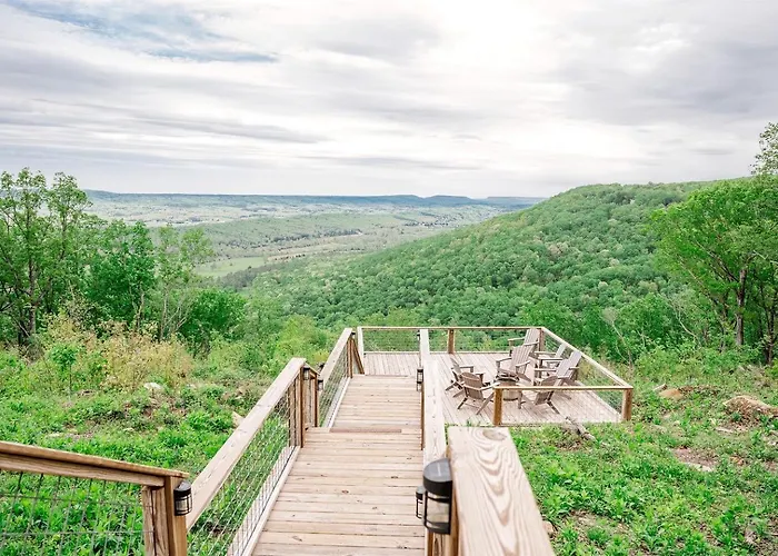 Spectacular Cabin With Home Theater And Fire Pit In Fort Payne, Alabama