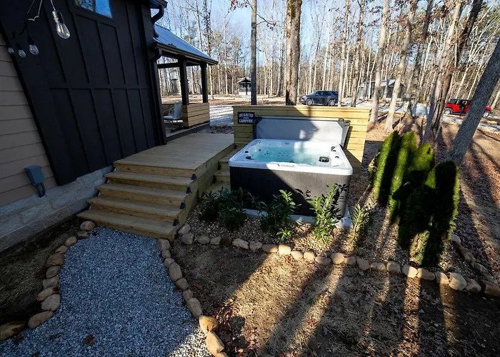 Fantastic Secluded Cabin In Monteagle, Tennessee
