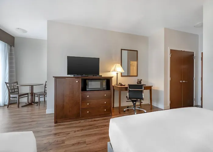 Econo Lodge Inn & Suites Kelowna