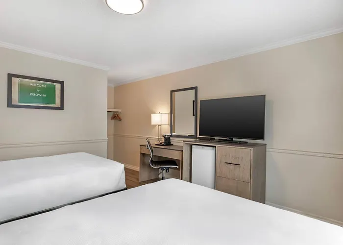 Econo Lodge Inn & Suites Kelowna