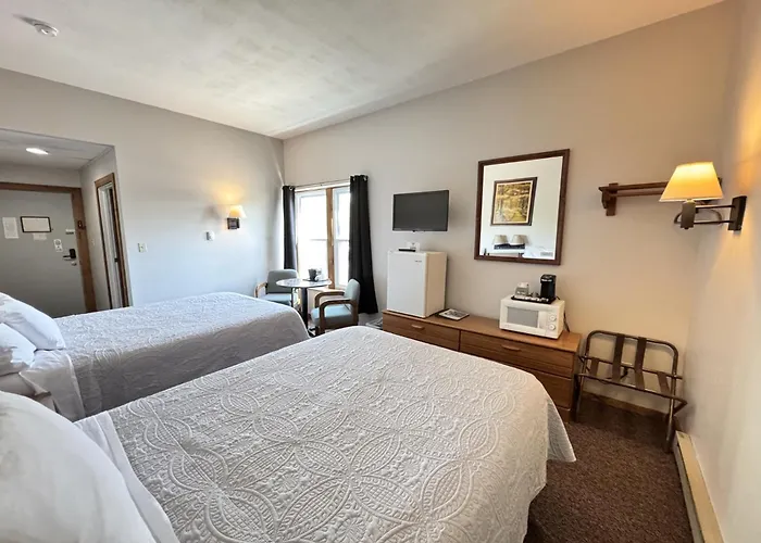 Lake Ontario Motel & Inn