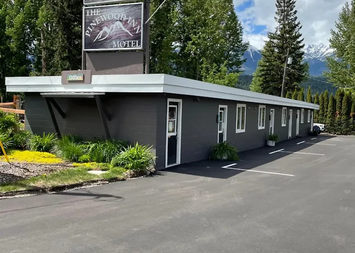 Pinewood Inn