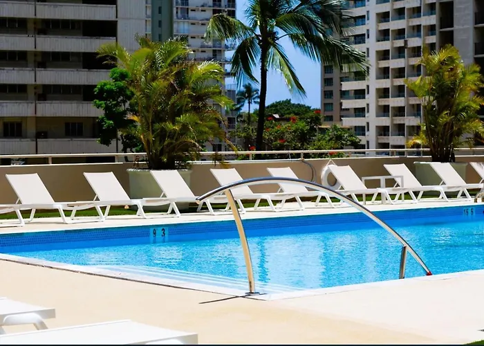 Unique Condo I Massive Patio I Modern 1Br Banyan I Washer Dryer I Free Parking I 5' Beach