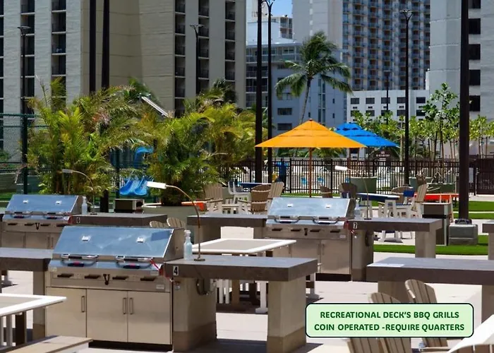 Unique Condo I Massive Patio I Modern 1Br Banyan I Washer Dryer I Free Parking I 5' Beach