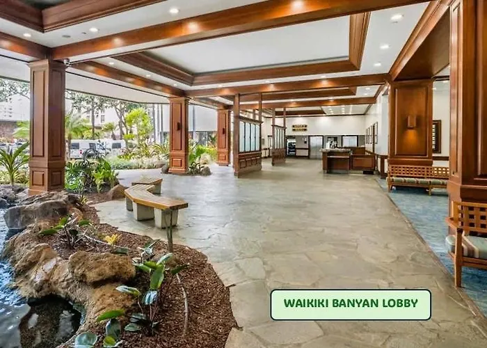 Unique Condo I Massive Patio I Modern 1Br Banyan I Washer Dryer I Free Parking I 5' Beach