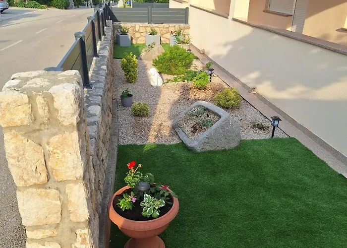 Holiday House Snjezana