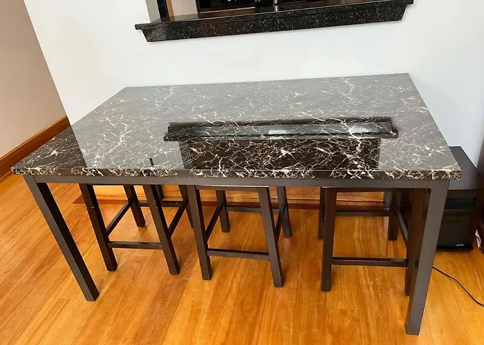 Full Loft-Style Apartment Near Omni
