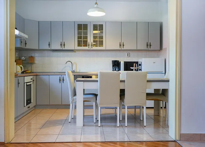 Apartment Jardin With Free Cowered Parking