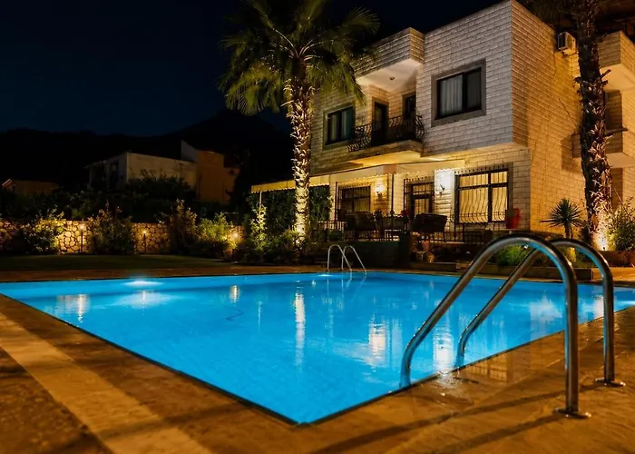 Spacious Villa With Sea And Mountain View