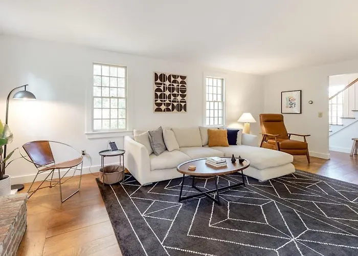 Wellfleet Harbor Hideaway
