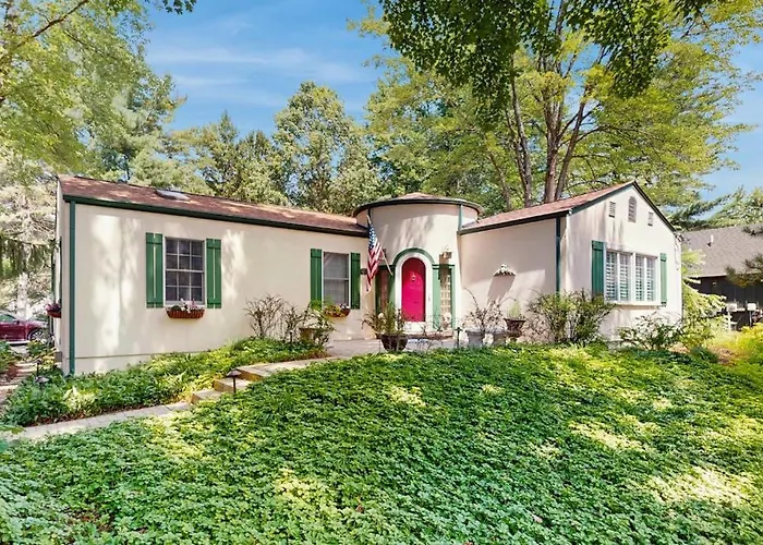 Wine Down Cottage