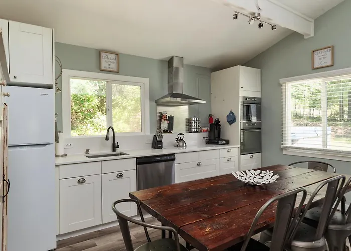 Blue Bird 3Br Cabin - Sleeps 8, Hot Tub, Starlink Wifi, Fire Pit